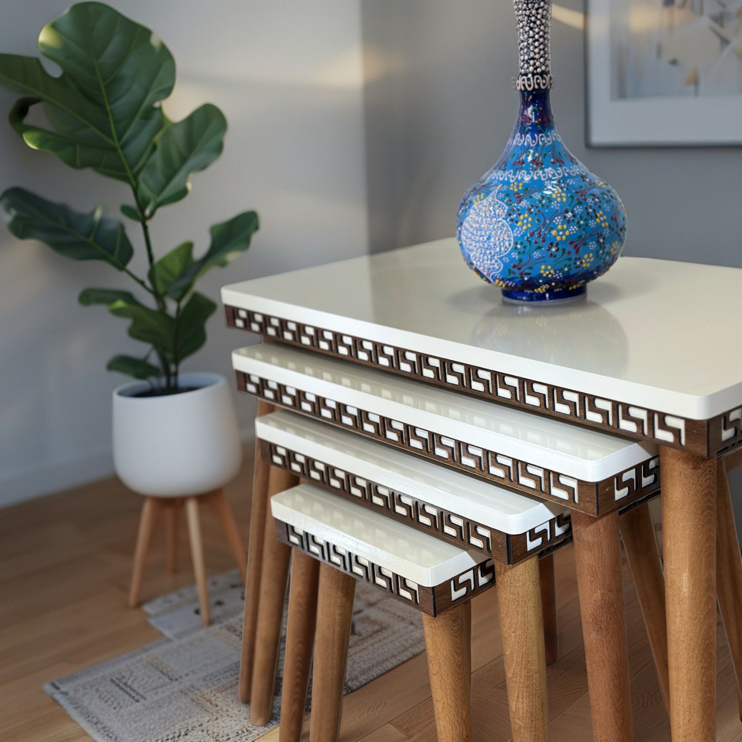 Evmob Lüks 1. Sınıf Mdf Oymalı 4’lü Zigon Sehpa Seti – Krem & Ceviz, Modern Tasarım