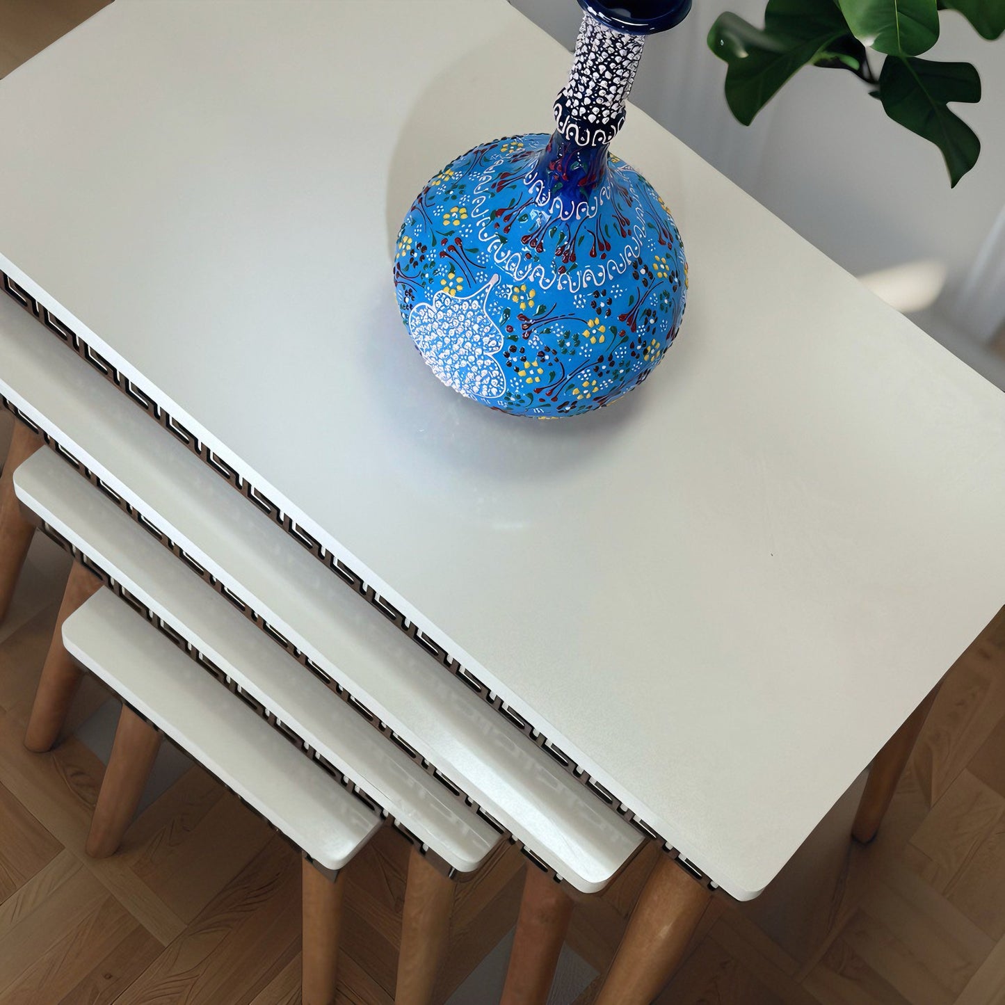 Evmob Lüks 1. Sınıf Mdf Oymalı 4’lü Zigon Sehpa Seti – Krem & Ceviz, Modern Tasarım